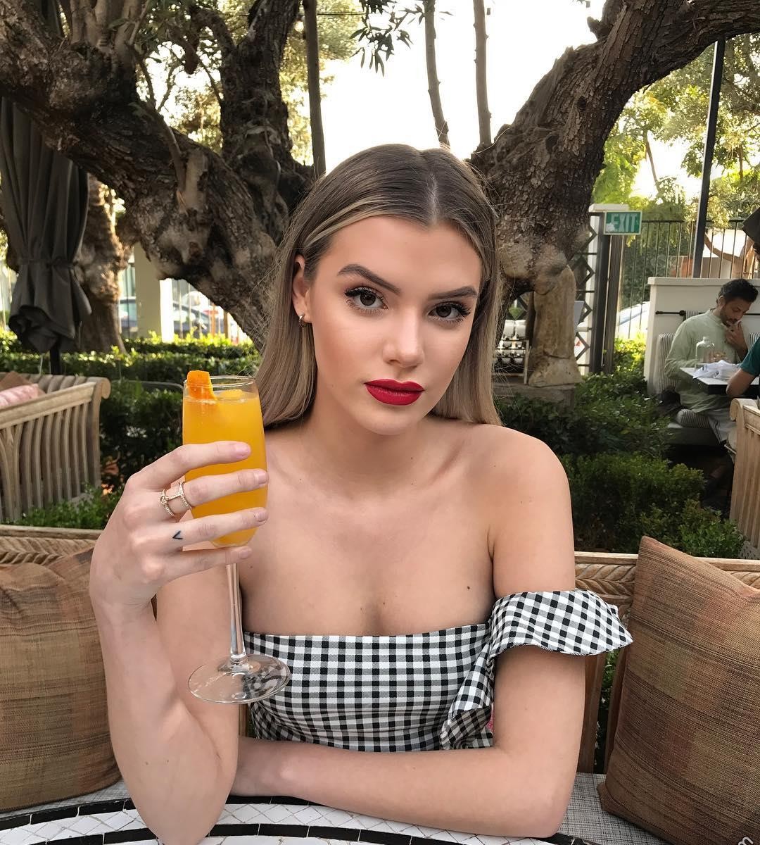Alissa Violet