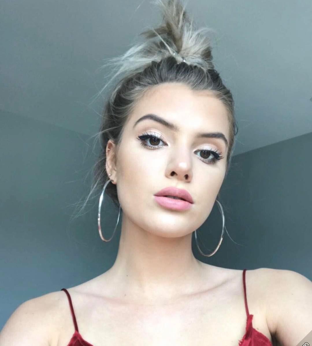 Alissa Violet