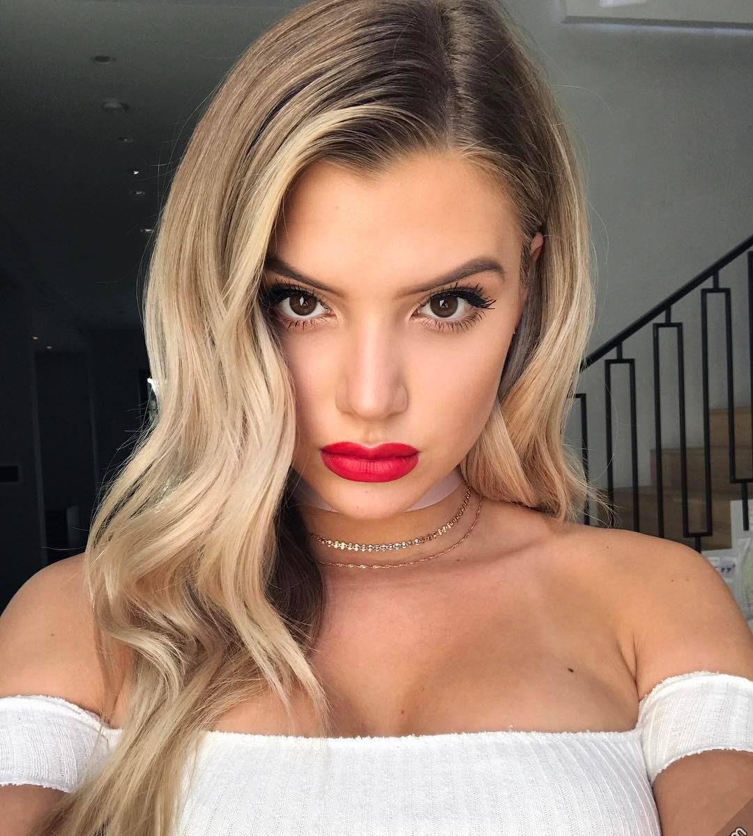 Alissa Violet
