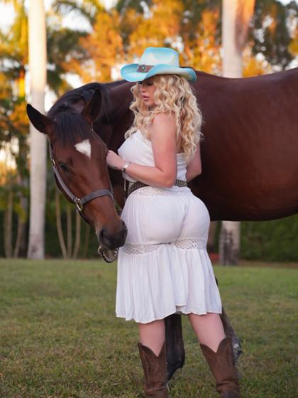 Becky Crocker photo 223332