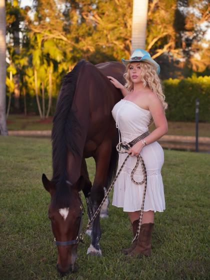 Becky Crocker photo 223333