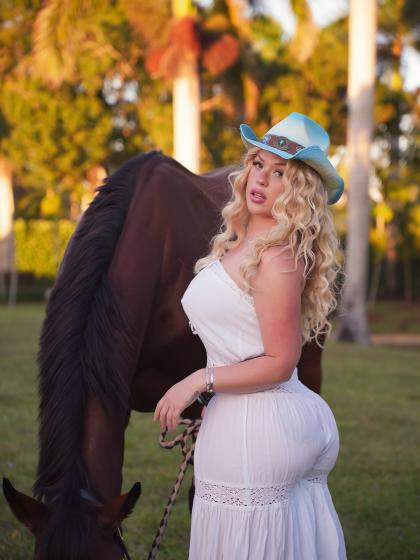 Becky Crocker photo 223334