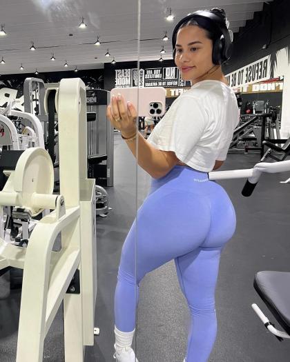 Katya Elise Henry photo 228451