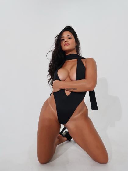 Katya Elise Henry photo 228700
