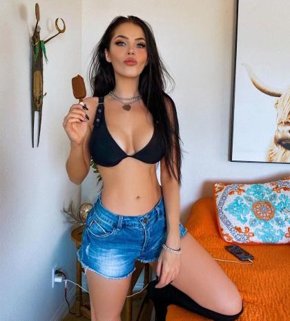 Claudia Alende photo 281491