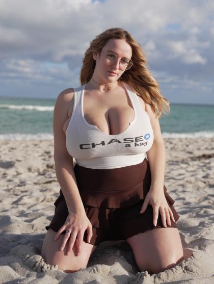 Amelia Webb photo 246282