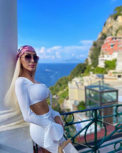 Anna DiCenzo photo 250002
