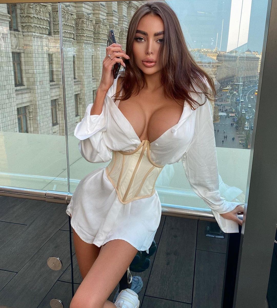 Alena Omovych