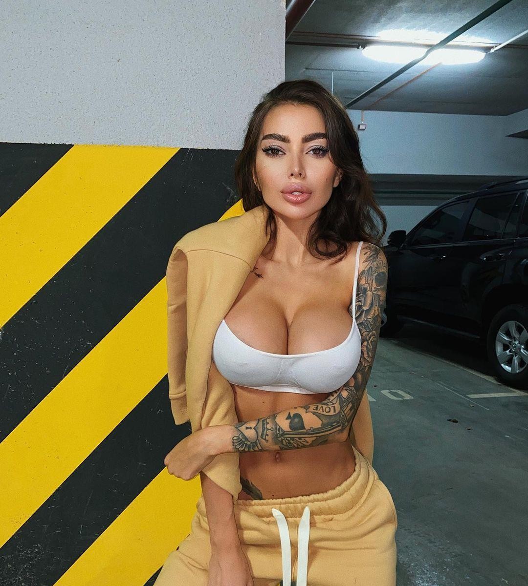 Alena Omovych