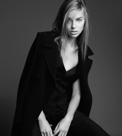 Elizabeth Turner photo 279945