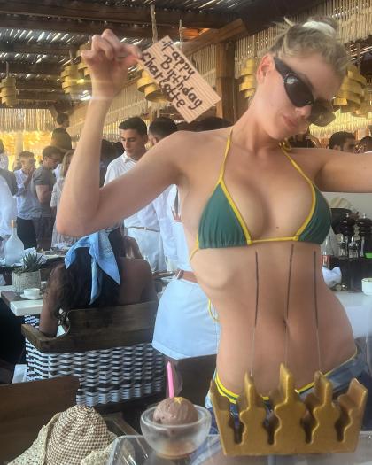 Charlotte McKinney photo 254021