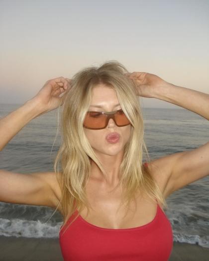 Charlotte McKinney photo 254056