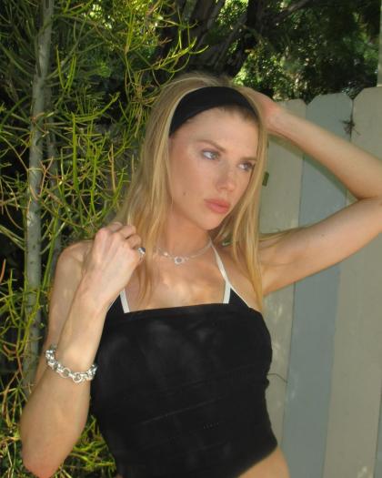 Charlotte McKinney photo 254060