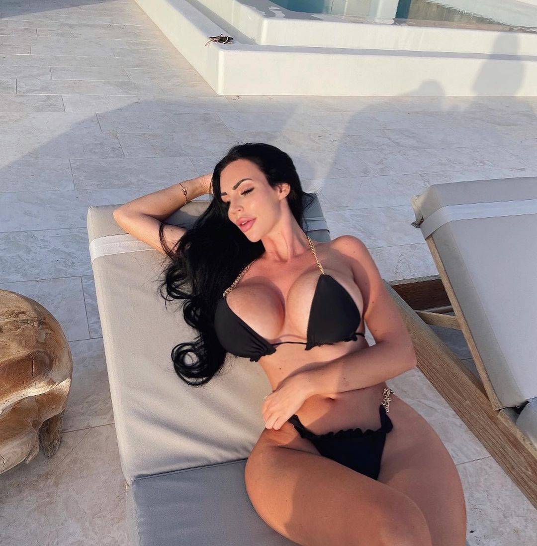 Yvonne Bar