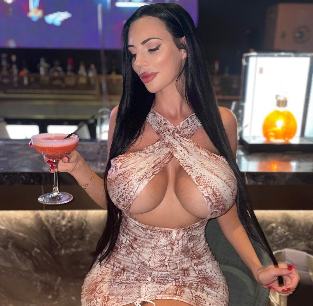 Yvonne Bar
