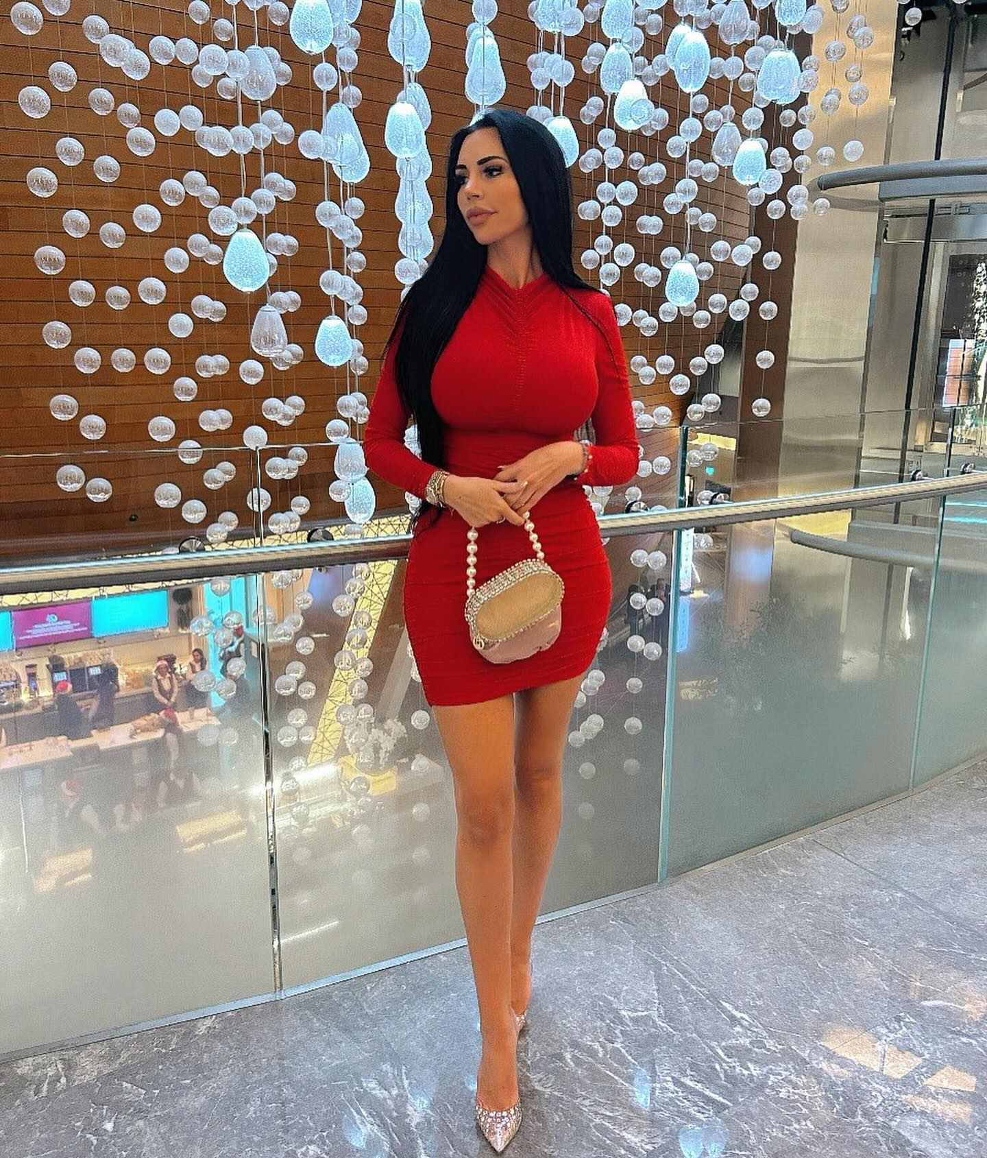 Yvonne Bar