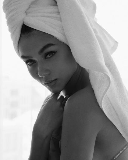 Thais Belmonte photo 259821
