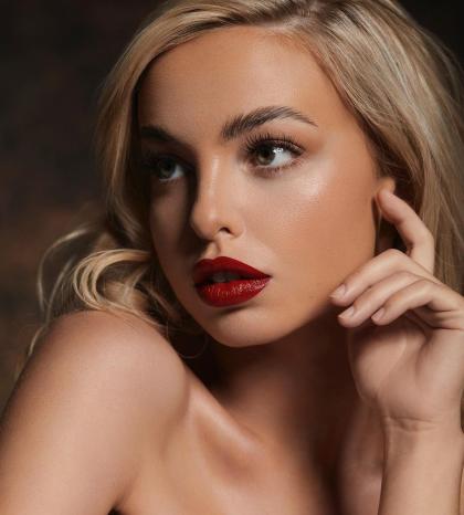 Emma Kotos photo 263820
