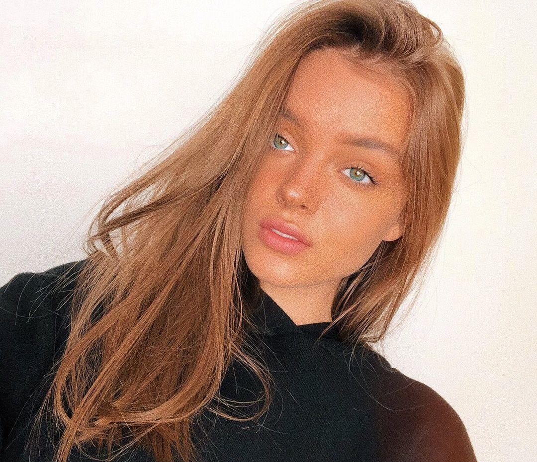 Anna Zak