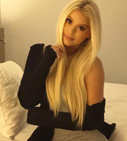 Kaylyn Slevin photo 277023