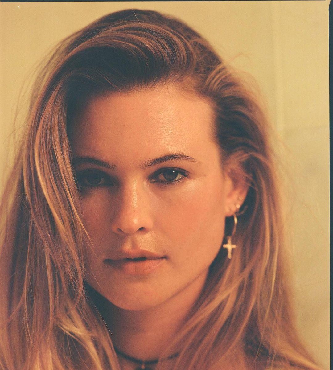 Behati Prinsloo Levine