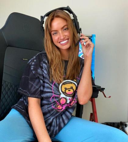 Haley Kalil photo 280955