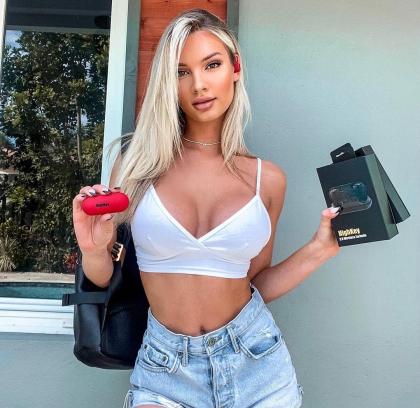 Alexa Collins photo 282122