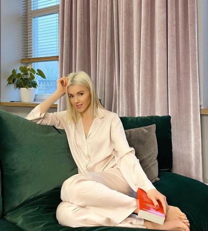 Yulianna Karaulova photo 284732