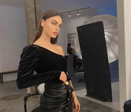 Yael Shelbia photo 286485