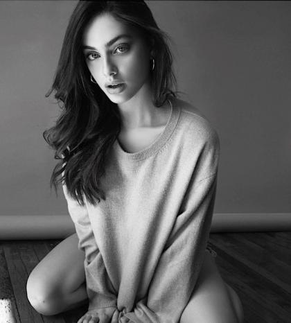 Yael Shelbia photo 286512