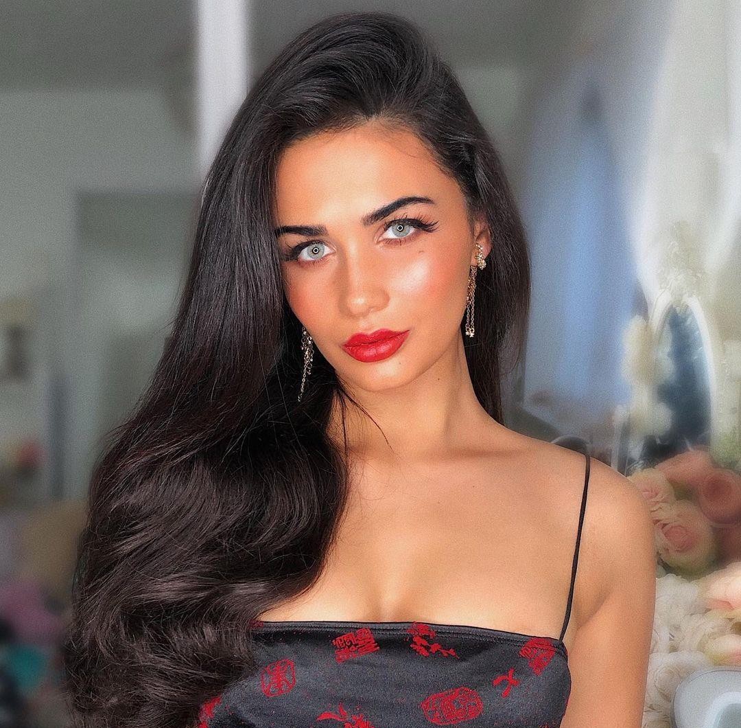 Lissie Isabella