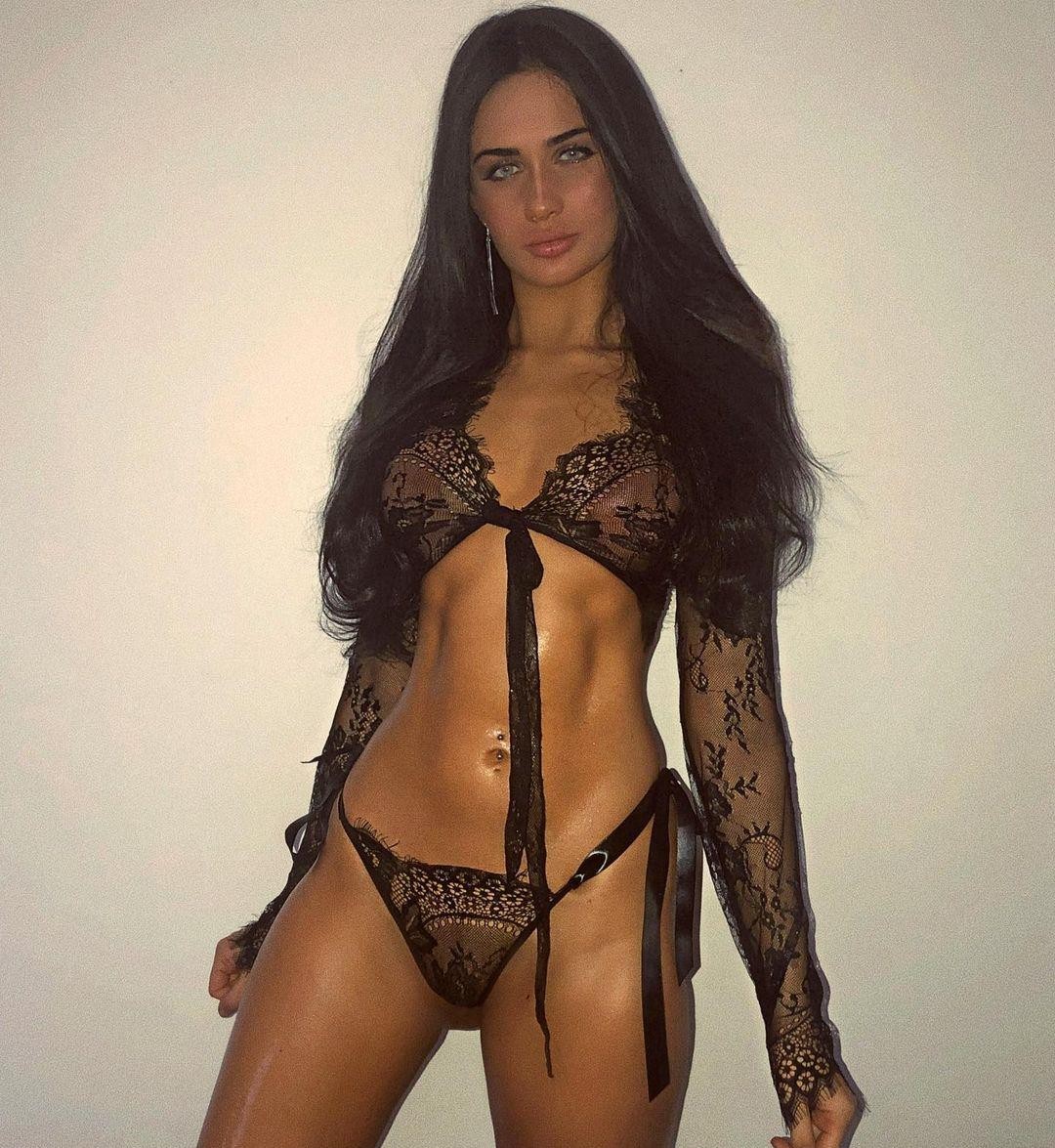 Lissie Isabella