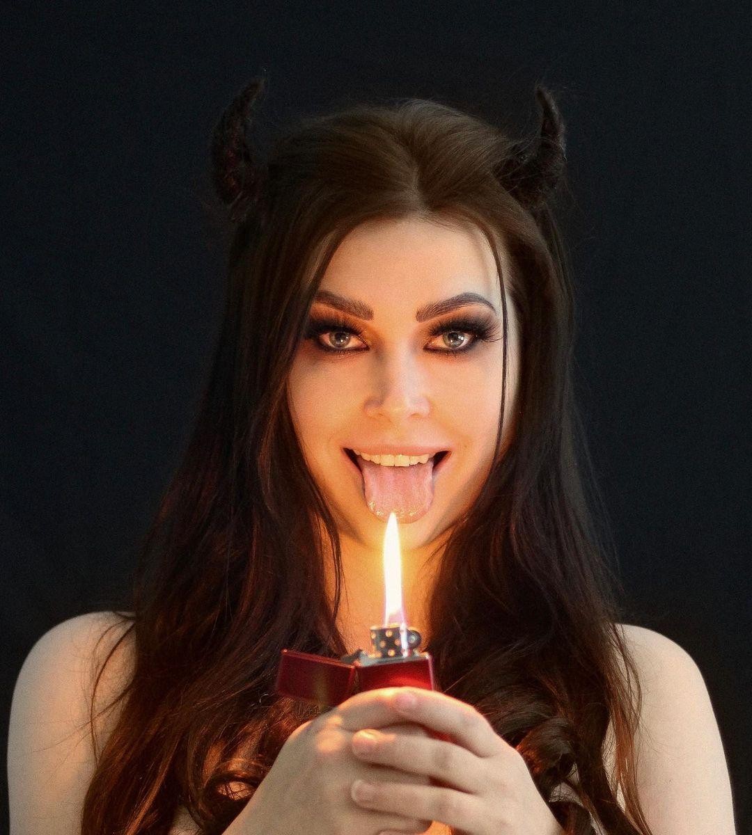 Niece Waidhofer