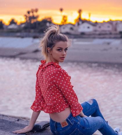 Marina Laswick photo 310604