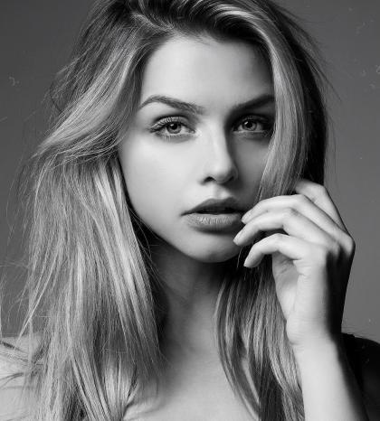 Marina Laswick photo 310611