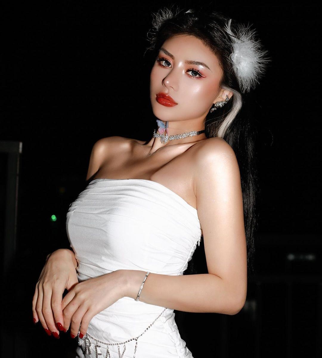 Qiu Qqq