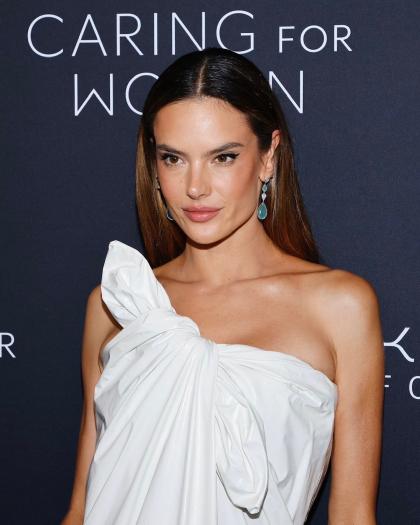 Alessandra Ambrosio photo 24671