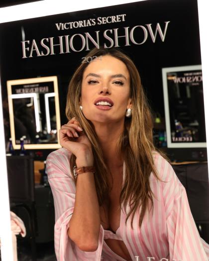Alessandra Ambrosio photo 24734
