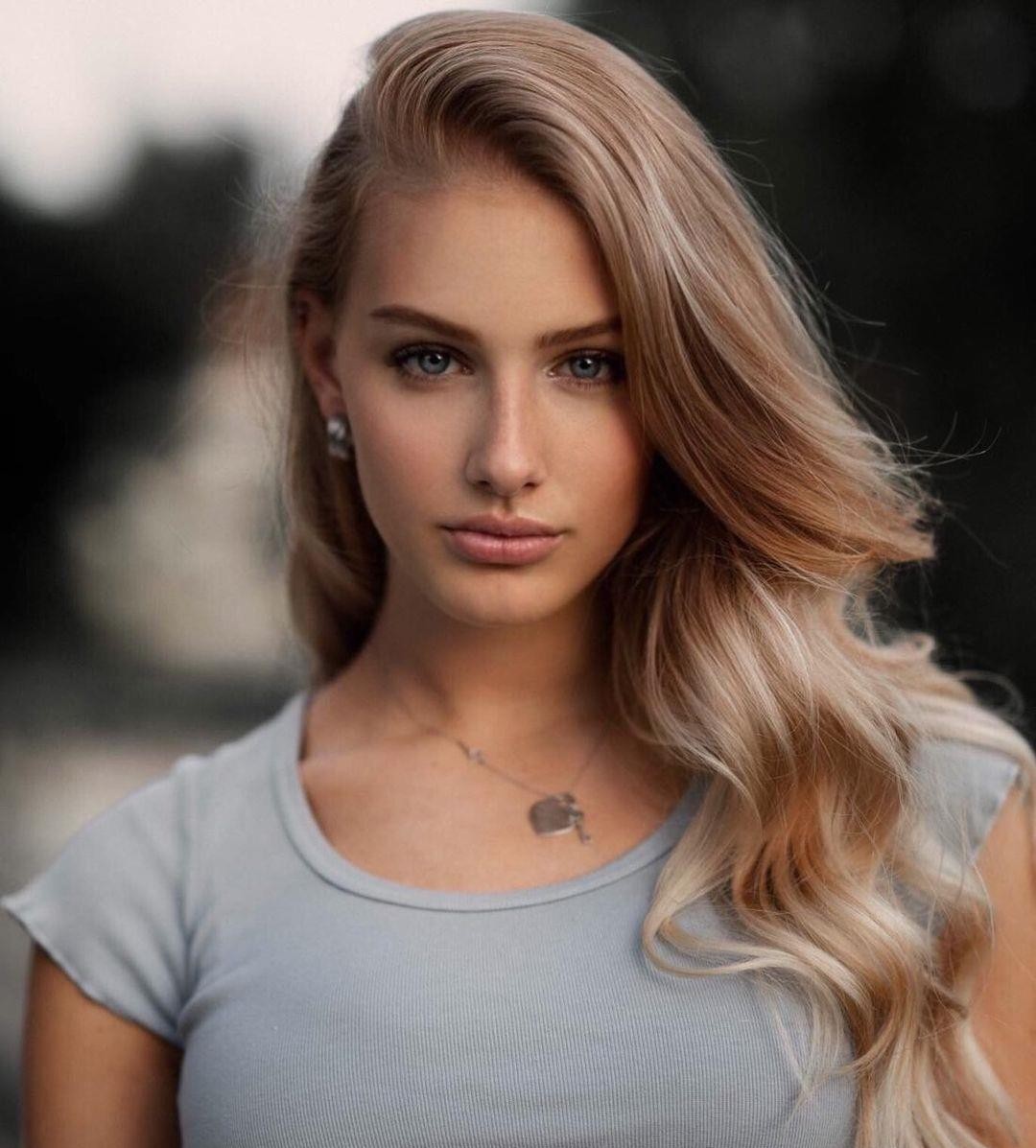Anna Stock