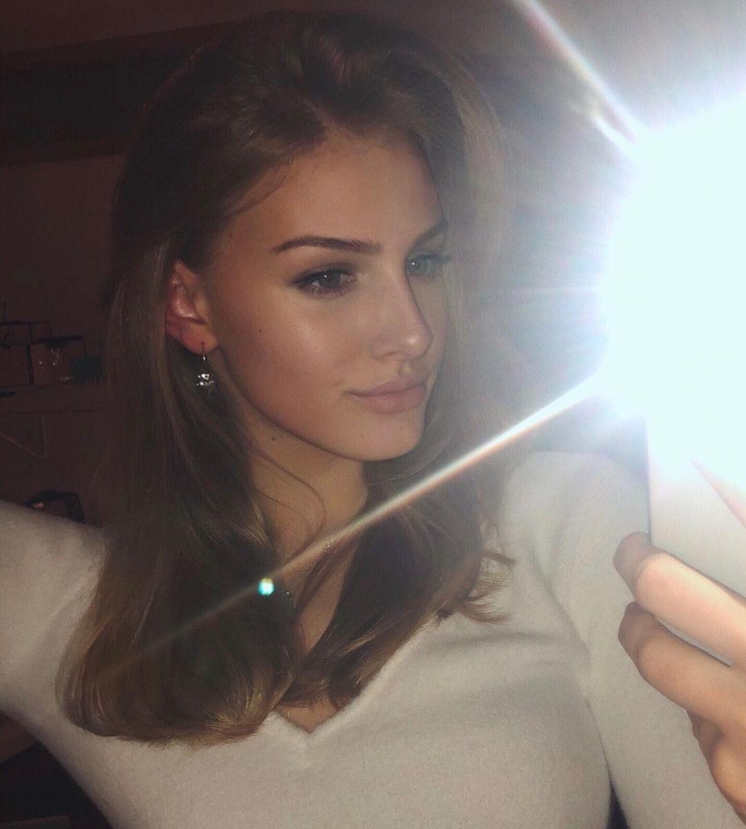 Anna Stock