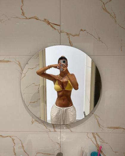 Uresa Zogu photo 25787