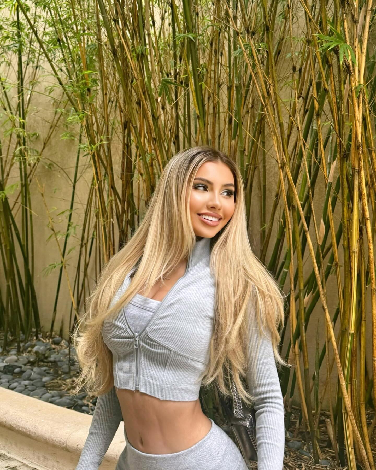 Alexa Dellanos
