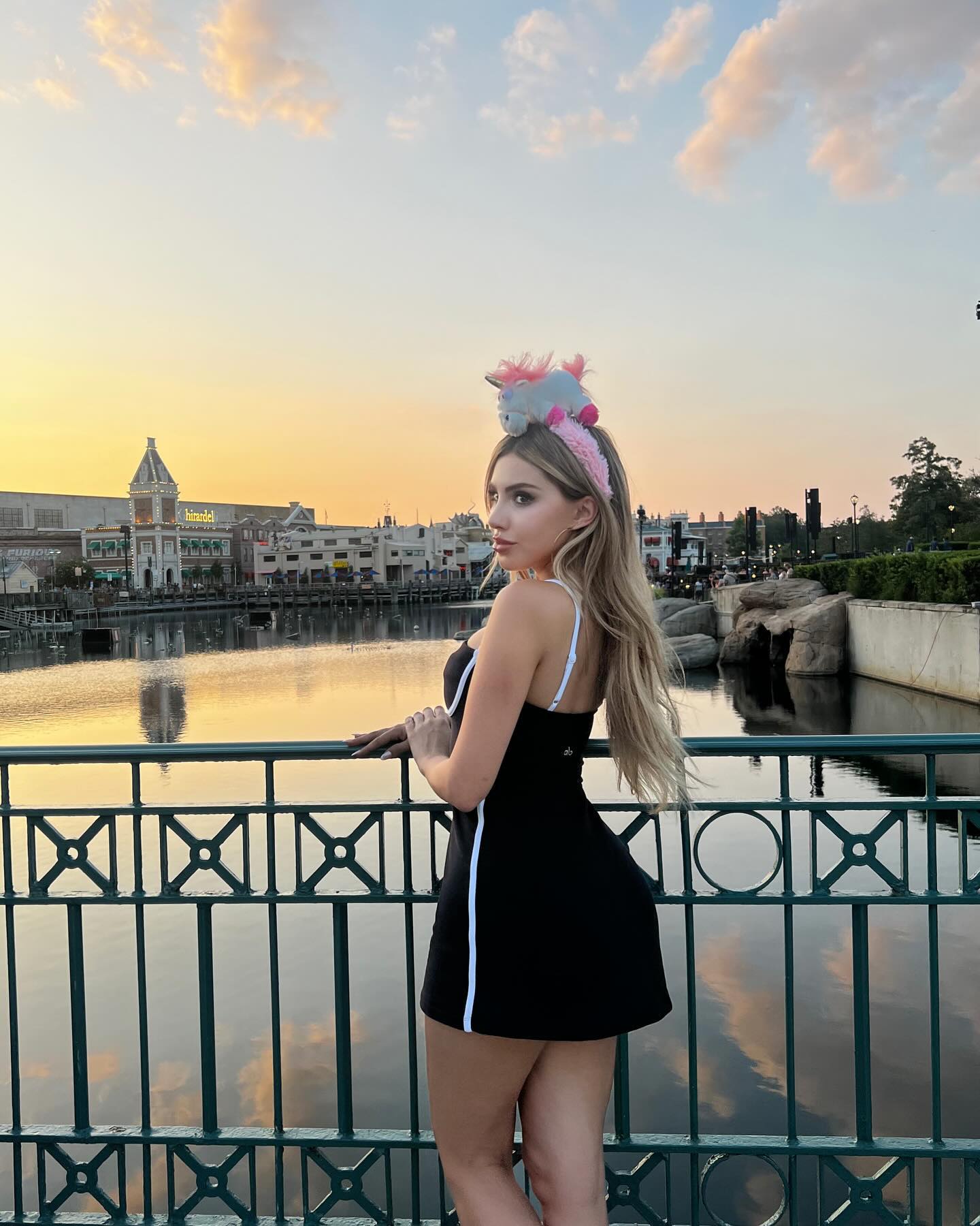 Alexa Dellanos