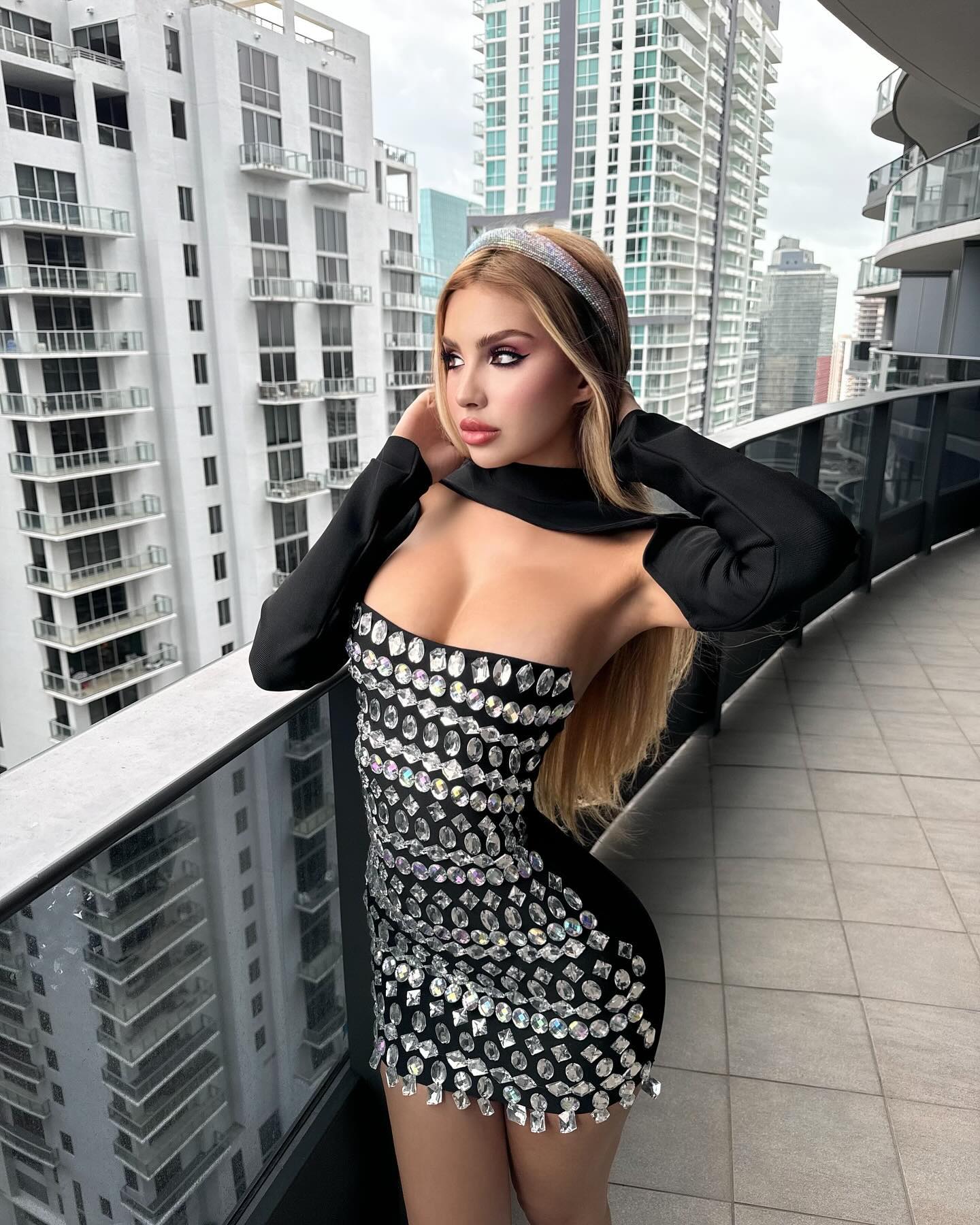 Alexa Dellanos