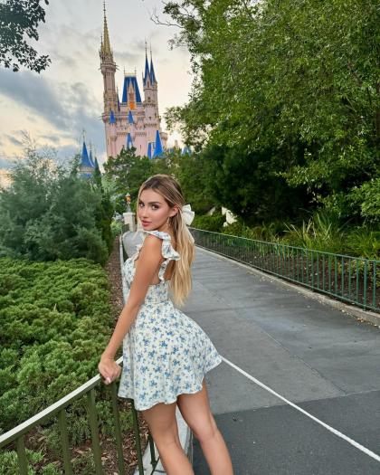 Alexa Dellanos photo 27607