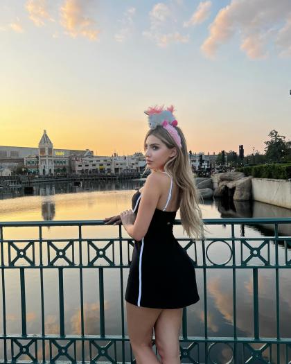 Alexa Dellanos photo 27614