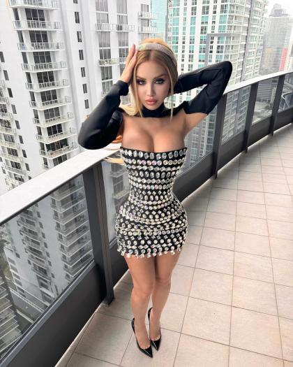 Alexa Dellanos photo 27695