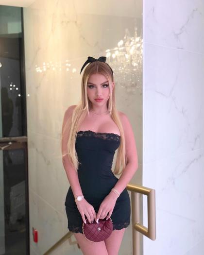 Alexa Dellanos photo 27722