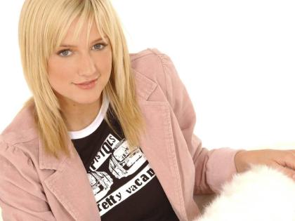 Ashlee Simpson photo 71092