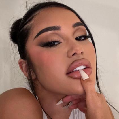 Janet Guzman photo 456